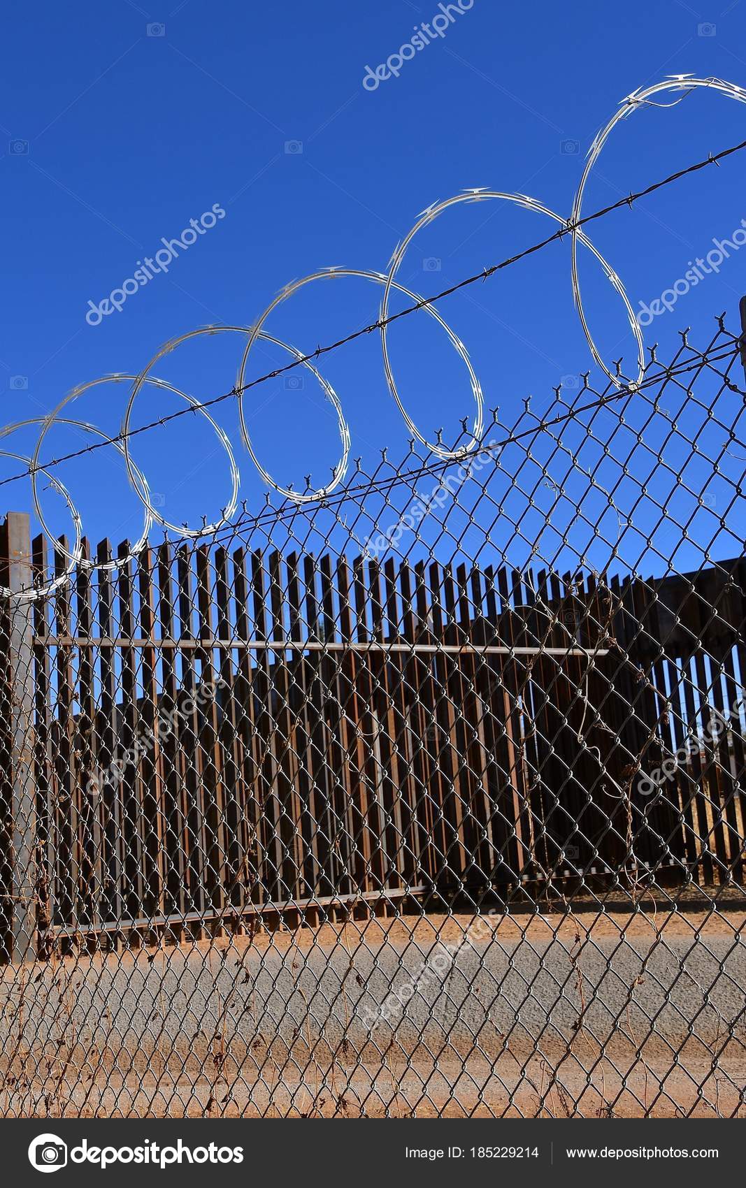 barbed wire corner border