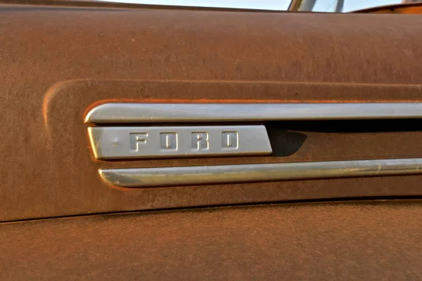 Isabel South Dakota Juni 2017 Das Rostige Ford Pickup Motorhaube — Stockfoto