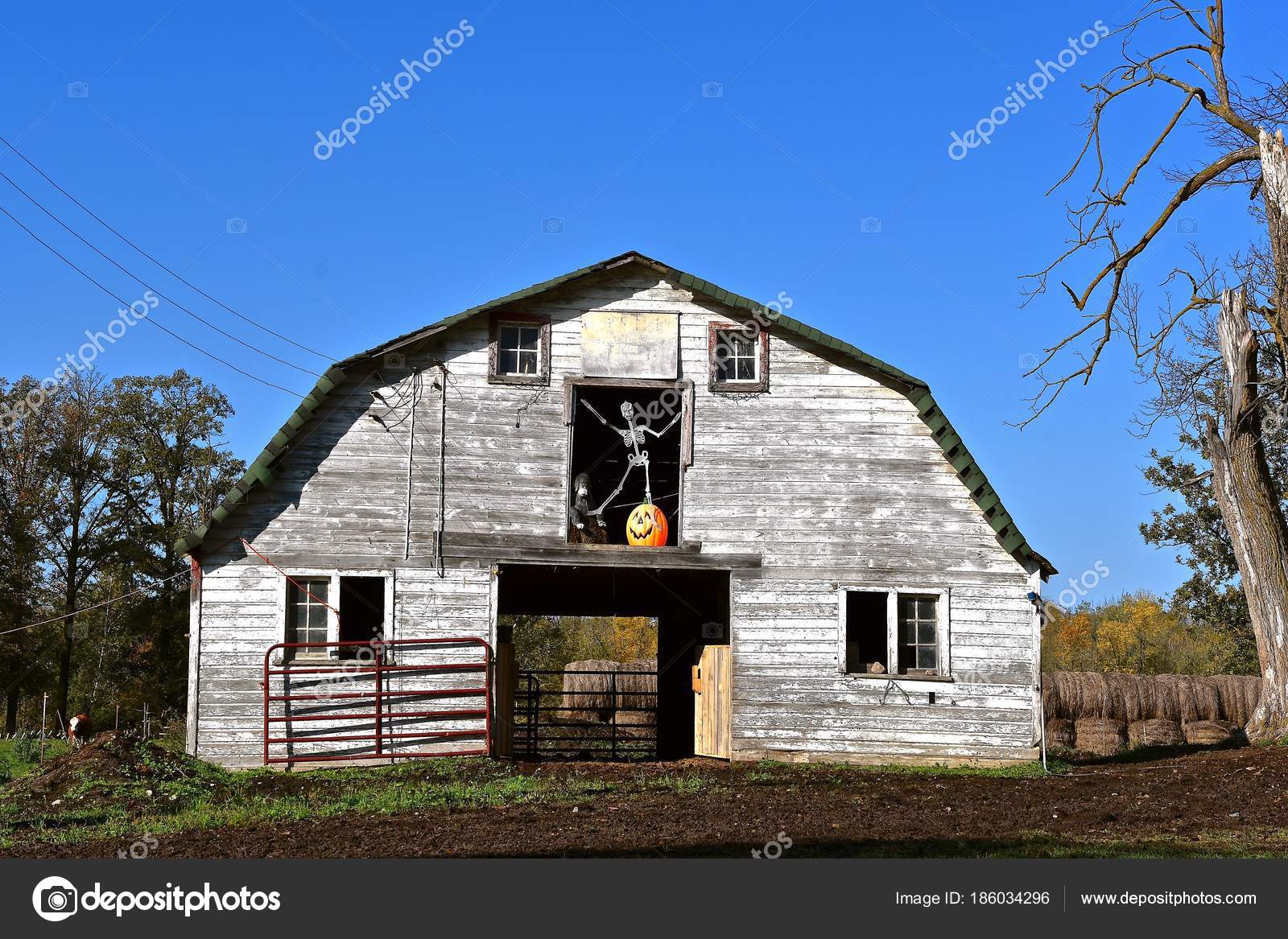 Pictures Barn Loft Hay Loft Door Opening Old Abandoned Barn Has