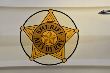 Mesa, Arizona, 5 Şubat 2018: Andy Griffith televizyon gösterisi Mayberry Şerif çıkartma 64 bir Ford Galaxy araba anısına.