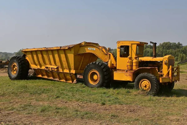 Rollag Minnesota Sept 2017 Den Gamla Euklides Tunga Jorden Flyttbil — Stockfoto