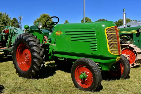 Dalton Minnesota September 2017 Een Gerestaureerde Oliver Standaard Trekker Wordt — Stockfoto