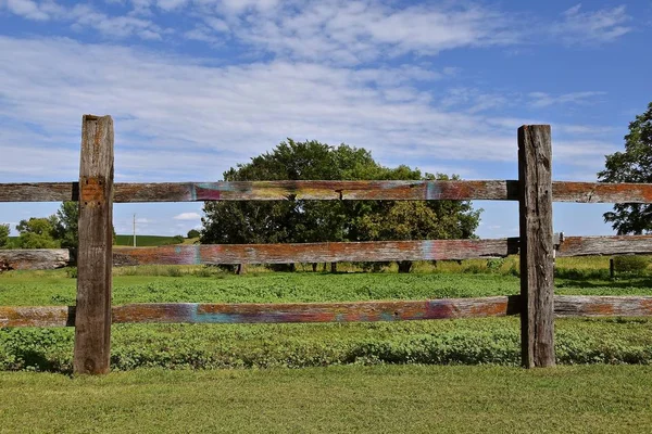 Old Weathered Wooden Rural Fence Various Colors Spray Paint Residue — Stock Photo, Image