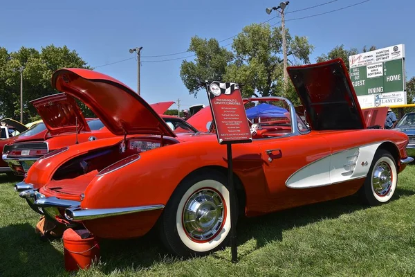 Yankton South Dakota Sierpnia 2017 Przywrócone Klasyczny Czerwony 1959 Chevy — Zdjęcie stockowe