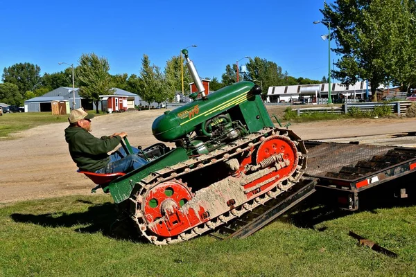 Dalton Minnesota Septiembre 2017 Oliver Cletrac Restaurado Tractor Las Vías — Foto de Stock