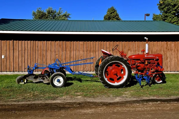 Dalton Minnesota Sept 2017 Ein Restaurierter Bauernhof Traktor Zieht Einen — Stockfoto