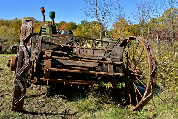 Rusty Beaters Wheels Part Very Old Manure Spreader — Stock Photo, Image
