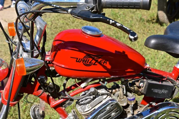 2019年9月2日 明尼苏达州劳拉格 惠泽自行车发动机最早由Breene Taylor于1939年生产 并在劳拉格Wcstr工程公司展出 因此是一辆摩托车 — 图库照片