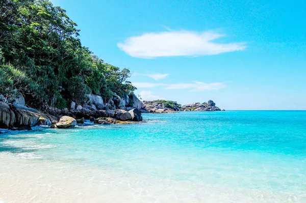 Paradise Strand Nära Vackra Stora Stenar — Stockfoto