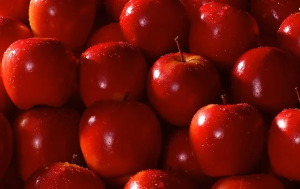 Beaucoup Pommes Rouges Avec Des Gouttelettes Eau — Photo