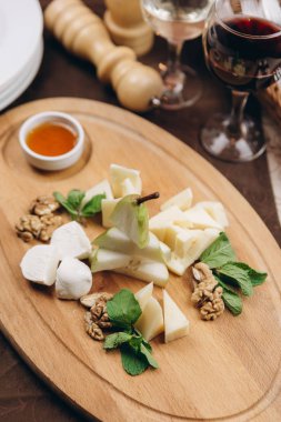 Mozzarella ve Parmesan armut ve ceviz ile