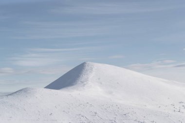Alp Dağları kar maskeli