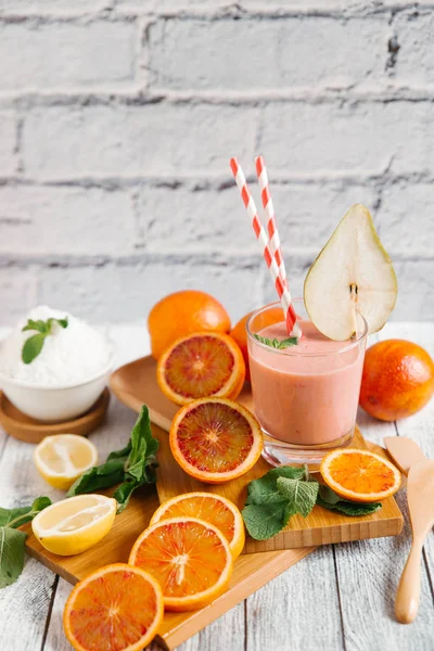 Kan portakal ve güler yüzlü içecek