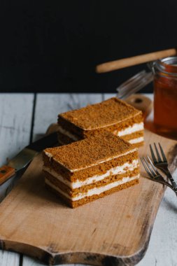 Bal ile tatlı kek