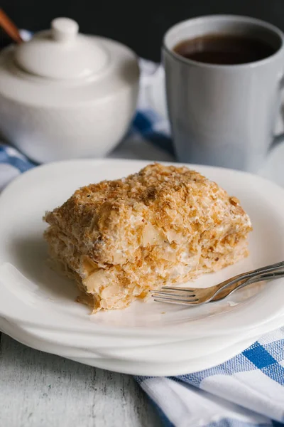 Milföy pasta ve fincan espresso