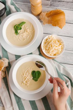 krem peynir çorbası