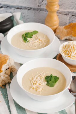 krem peynir çorbası