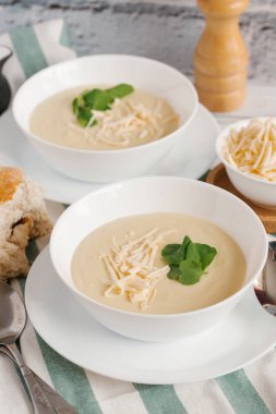 krem peynir çorbası