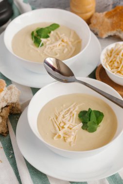 krem peynir çorbası