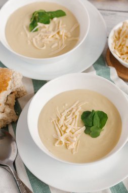 krem peynir çorbası