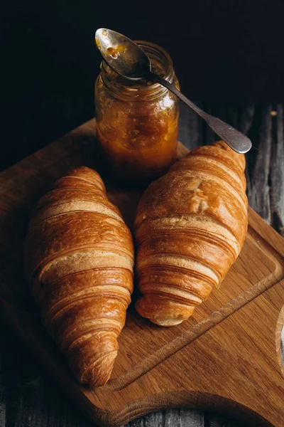 Freshly baked croissants — Stock Photo, Image