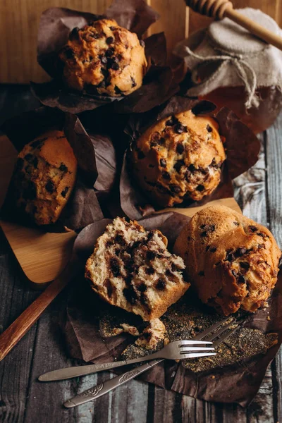 Muffins mit Schokoladenchips — Stockfoto