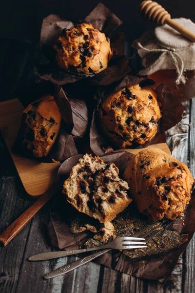 Muffins mit Schokoladenchips — Stockfoto
