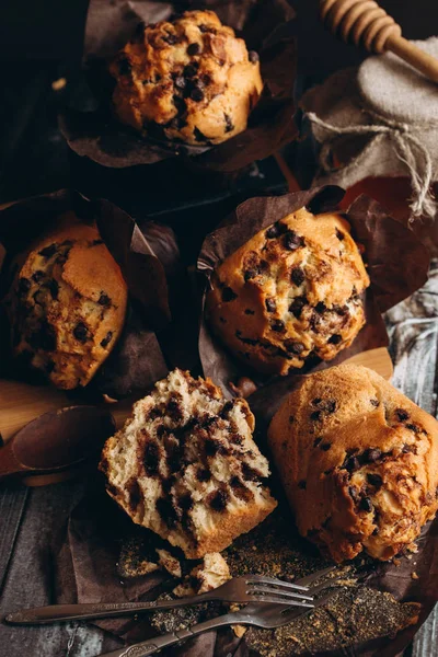 Muffins mit Schokoladenchips — Stockfoto