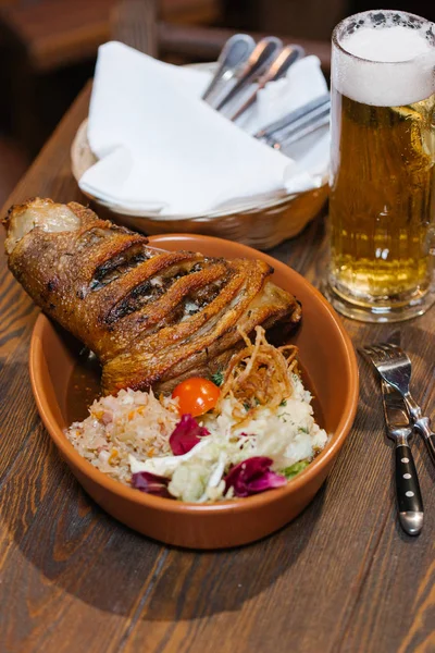 Garnitür ile kavrulmuş parmak eklemi