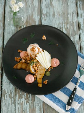 Haşlanmış tatlı armut