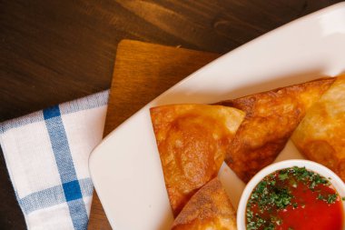 Kızarmış etli börek 