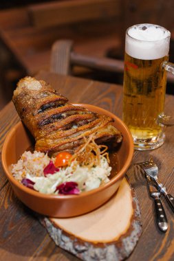 Garnitür ile kavrulmuş parmak eklemi