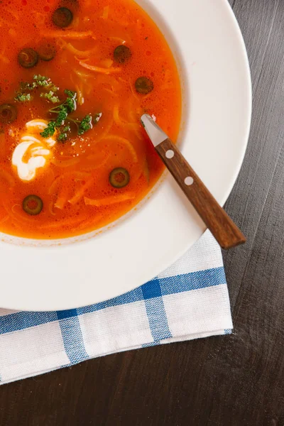 Sopa de tomate en un tazón — Foto de Stock