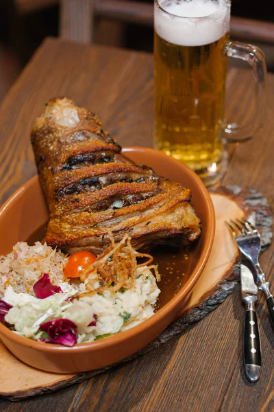 Garnitür ile kavrulmuş parmak eklemi