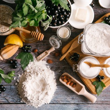 blackcurrant pasta için malzemeler 