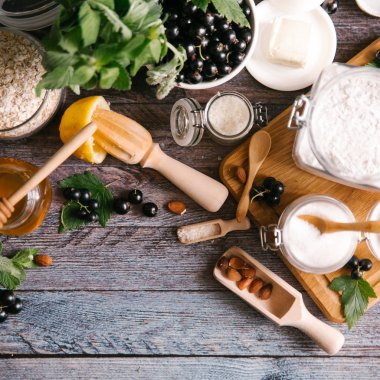 blackcurrant pasta için malzemeler 