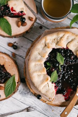 blackcurrant pasta ve adet ahşap bardak altlıkları 