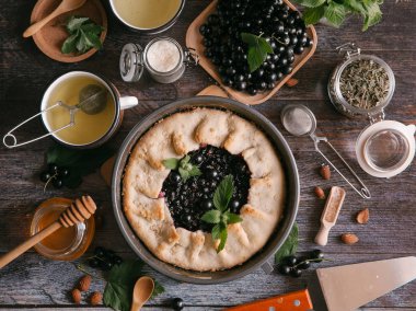 blackcurrant pasta pişirme pan içinde