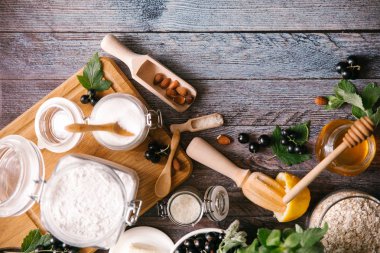 blackcurrant pasta için malzemeler 