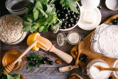 blackcurrant pasta için malzemeler 