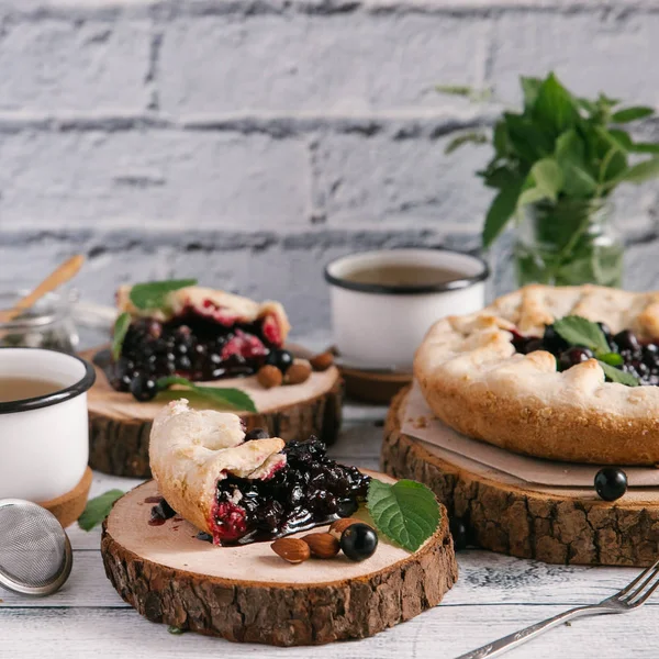 blackcurrant pasta ve adet ahşap bardak altlıkları 