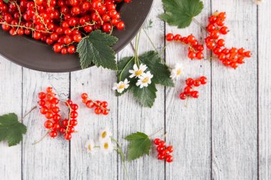 papatya çiçeği ile olgun somun