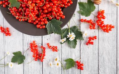 papatya çiçeği ile olgun somun