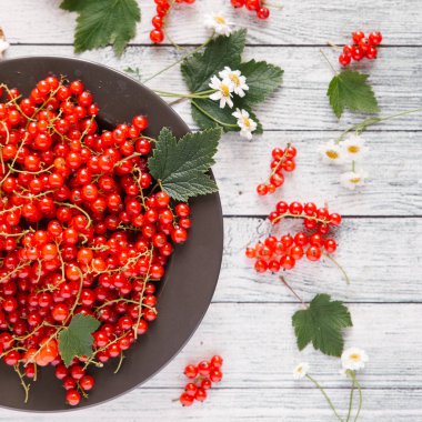 papatya çiçeği ile olgun somun