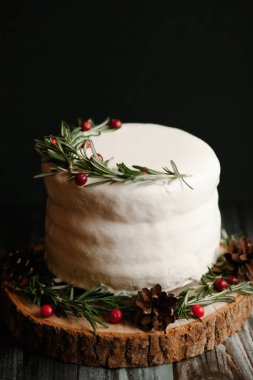 Ahşap tahta üzerinde taze kek