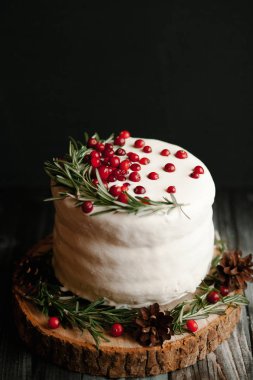 Ahşap tahta üzerinde taze kek