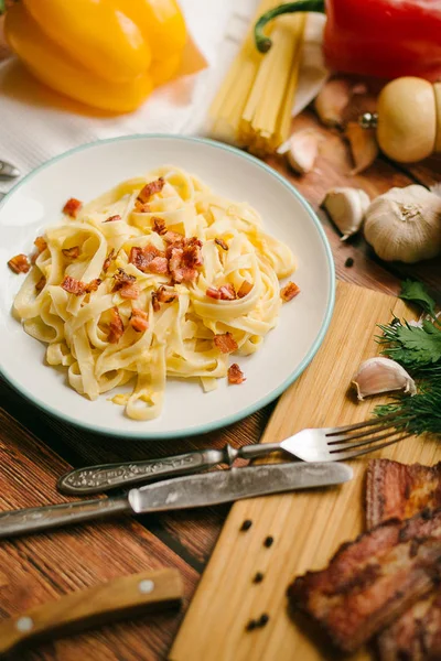 kabak ve pastırma ile makarna