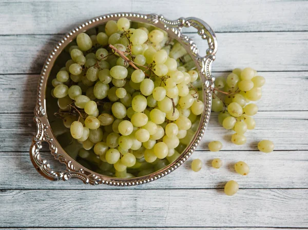 Des grappes de raisins blancs — Photo