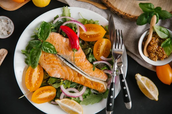 Sebzeli ızgara somon