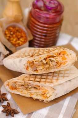 lezzetli tavuk shawarma